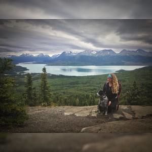 Meet your Posher, Joy